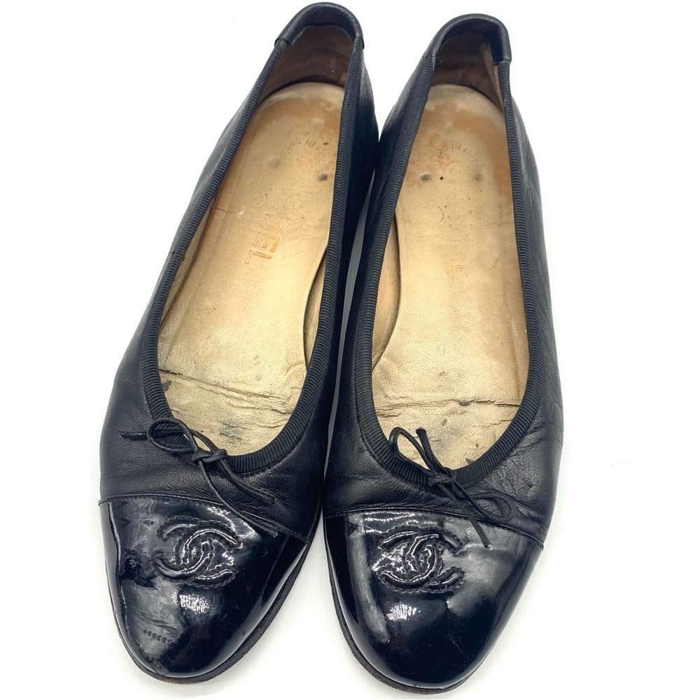 Authentic Chanel Black Quilted Ballerina Leather Flats with CC Front Logo 37 6.5
